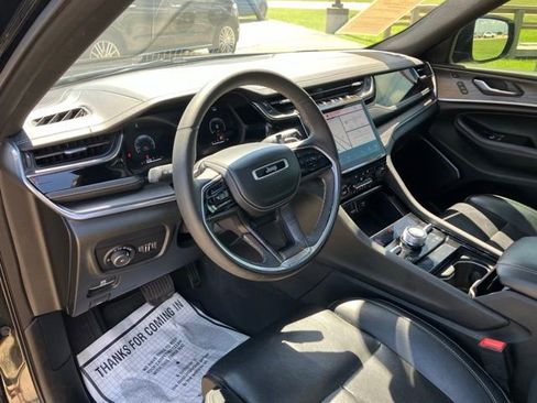 Used 2023 Jeep Grand Cherokee L Overland w/ Luxury Tech Group IV AWD/4WD image 25