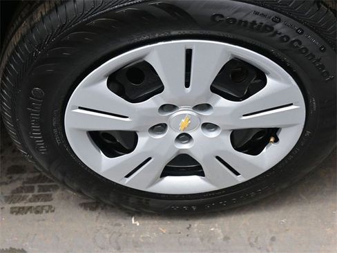 Used 2019 Chevrolet Trax LS image 29