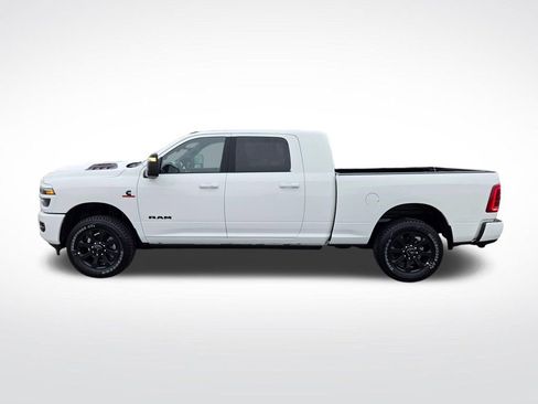 New 2026 RAM 2500 Laramie AWD/4WD image 7