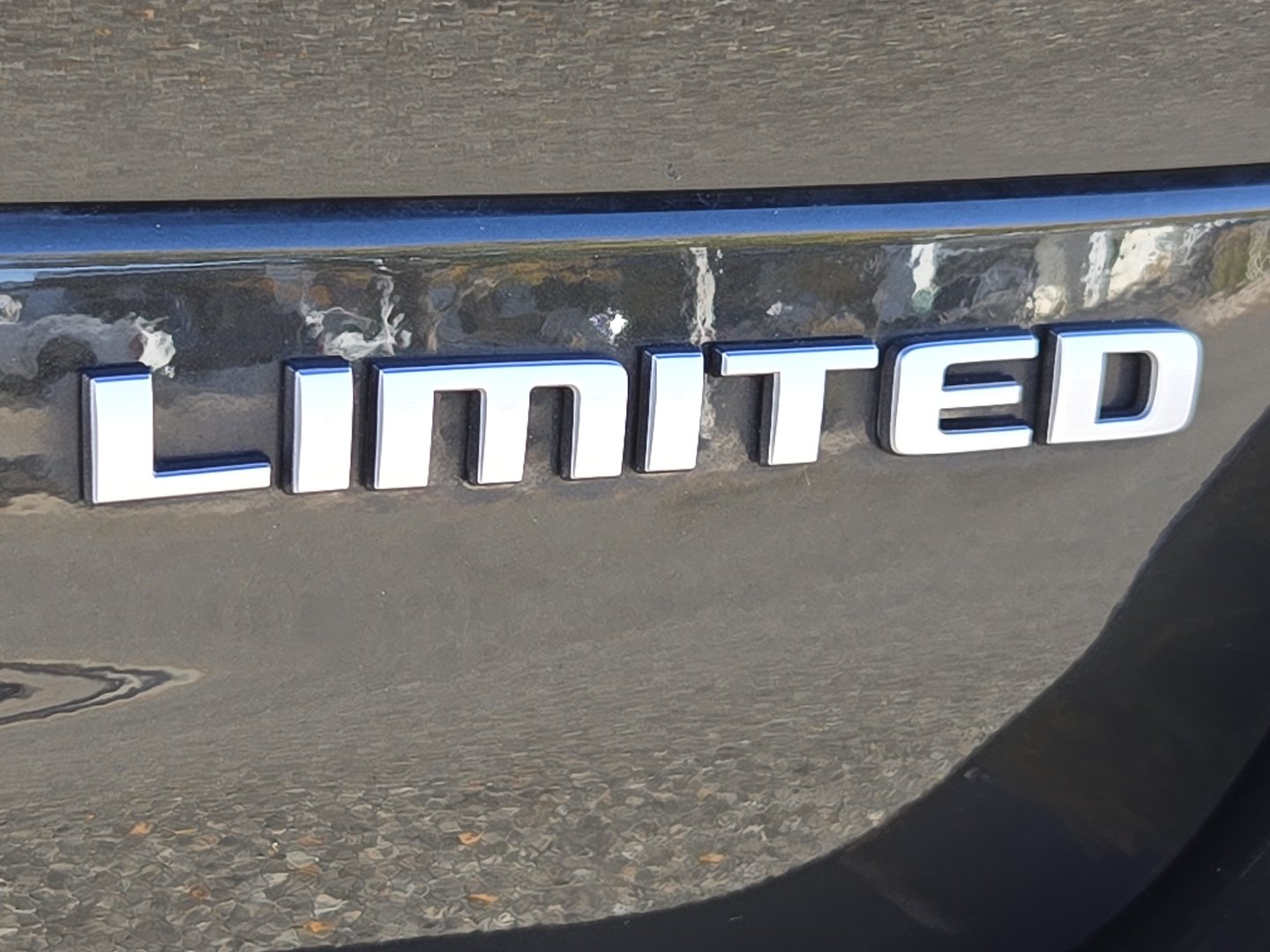 Used 2024 Jeep Grand Cherokee L Limited w/ Trailer Tow Package AWD/4WD image 3