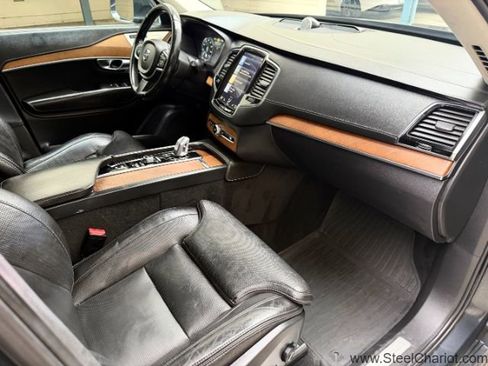 Used 2017 Volvo XC90 T8 Inscription w/ Luxury Package image 19