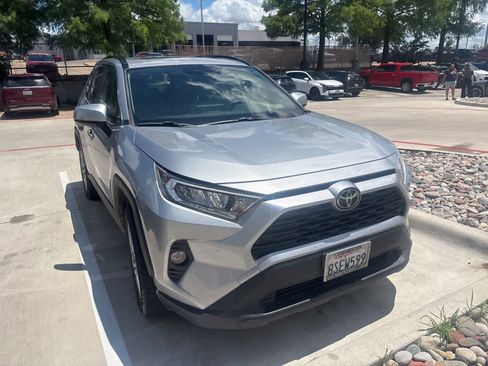 Used 2020 Toyota RAV4 XLE Premium AWD/4WD image 3