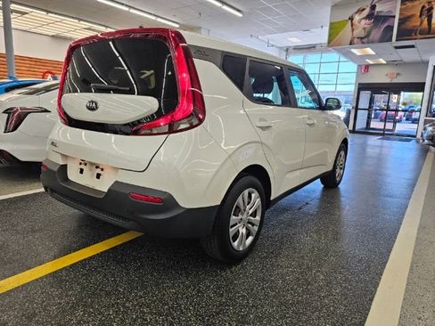 Used 2021 Kia Soul LX image 4