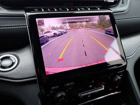 New 2025 Jeep Grand Cherokee Limited w/ Black Appearance Package image 21