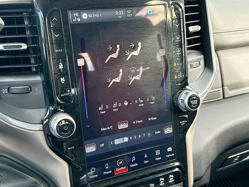 Used 2024 RAM 2500 Laramie image 24