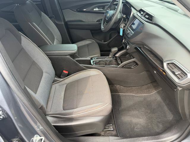 Used 2021 Chevrolet TrailBlazer LS w/ LPO, Blackout Package FWD image 13