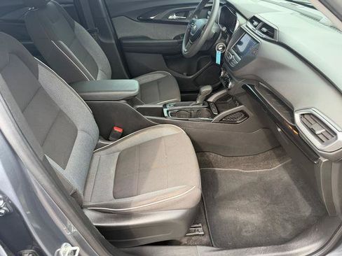 Used 2021 Chevrolet TrailBlazer LS w/ LPO, Blackout Package FWD image 13