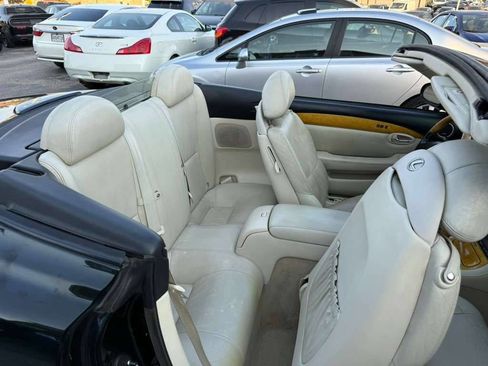 Used 2002 Lexus SC 430 Convertible image 27