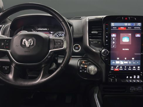 Used 2022 RAM 1500 Laramie AWD/4WD image 11