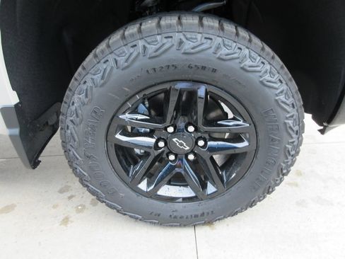 New 2026 Chevrolet Silverado 1500 Custom Trail Boss AWD/4WD image 9