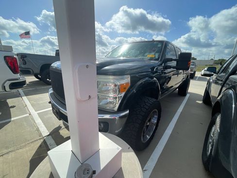 Used 2016 Ford F250 XLT w/ XLT Value Package RWD image 1