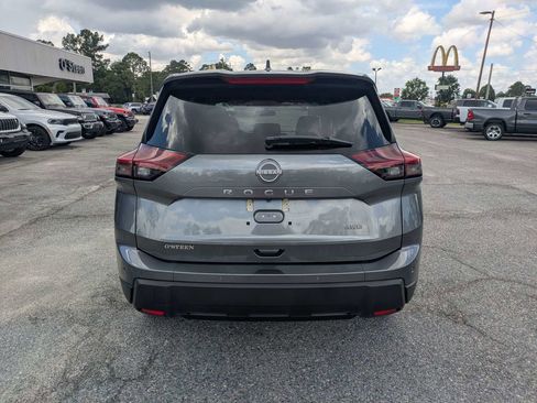 Used 2025 Nissan Rogue SV AWD/4WD image 4