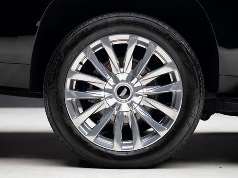 Used 2024 Cadillac Escalade ESV Premium Luxury RWD image 37