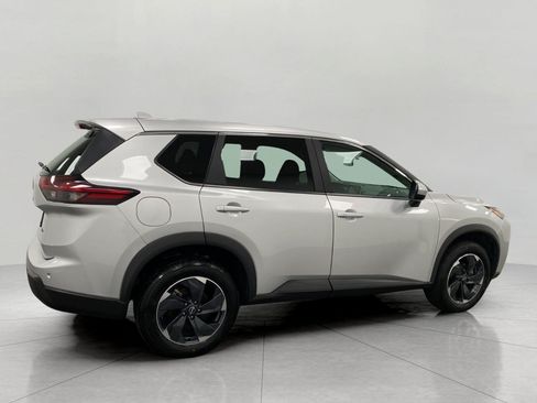 Certified 2025 Nissan Rogue SV AWD/4WD image 2