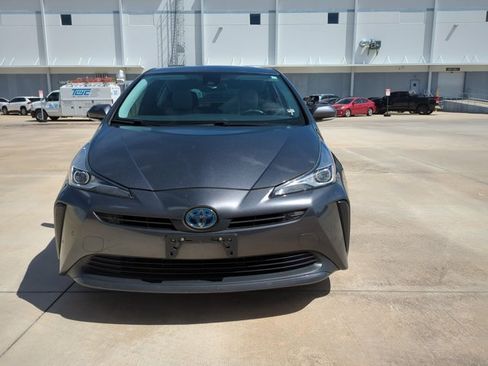 Certified 2019 Toyota Prius LE FWD image 2