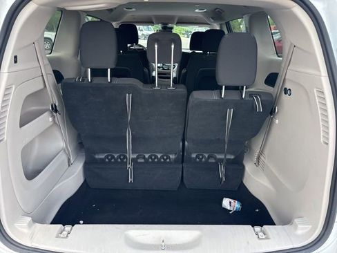 Used 2023 Chrysler Voyager LX FWD image 14