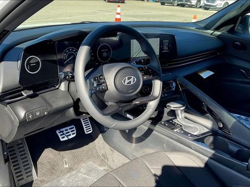 New 2025 Hyundai Elantra SEL image 6