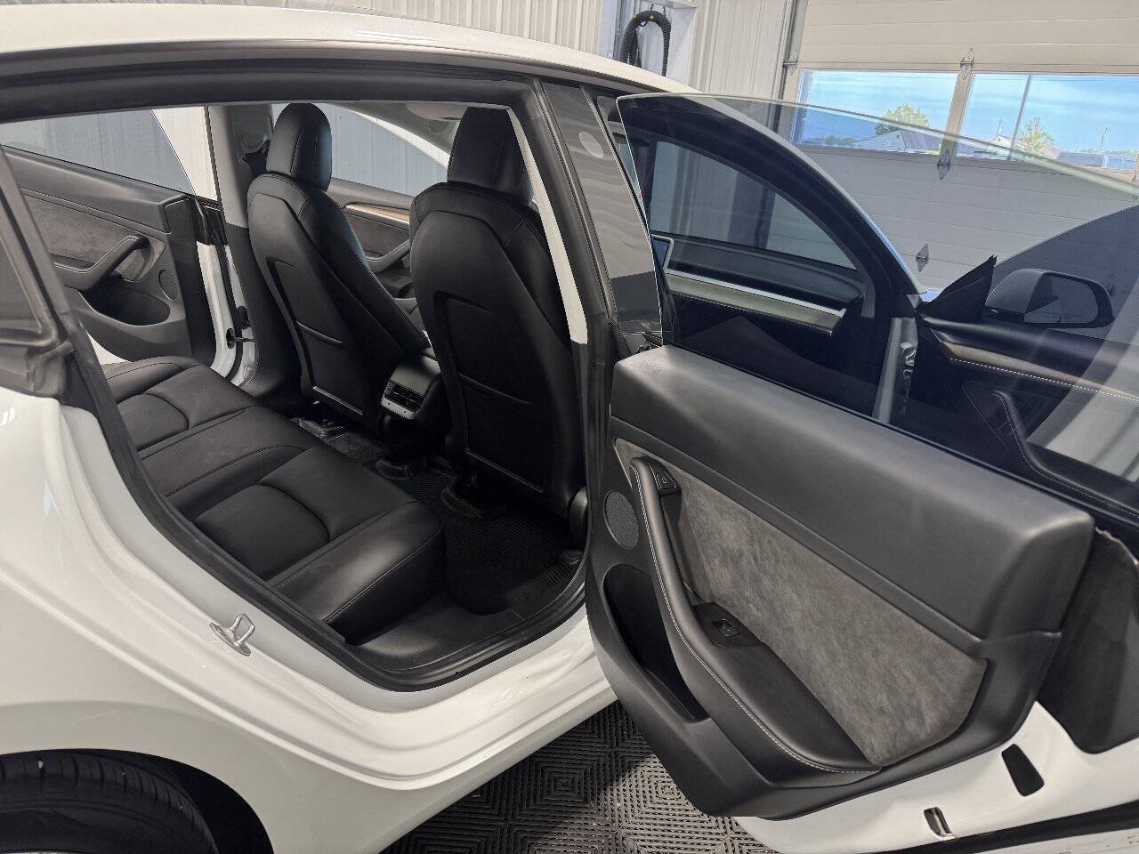 Used 2021 Tesla Model 3 Standard Range RWD image 19