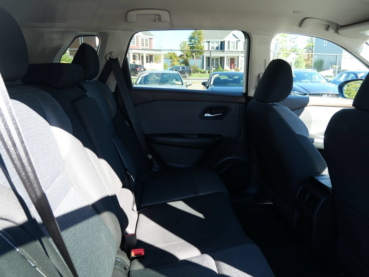 Used 2023 Nissan Rogue SV AWD/4WD image 27