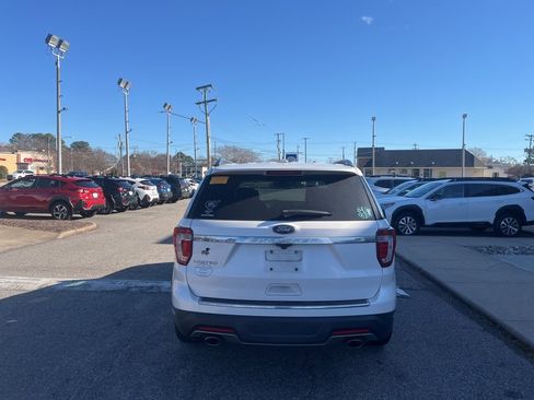 Used 2018 Ford Explorer Limited w/ Equipment Group 301A image 4
