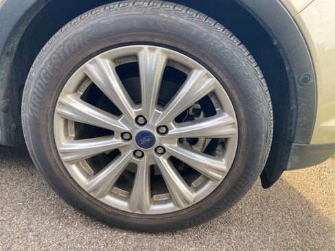 Used 2018 Ford Escape Titanium FWD image 4