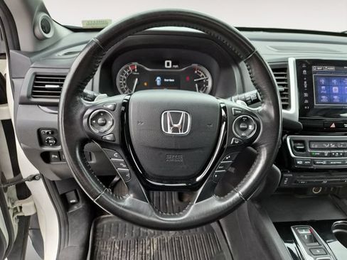 Used 2018 Honda Pilot Touring image 13
