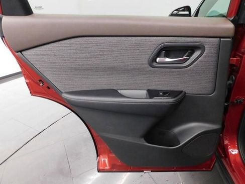 Used 2023 Nissan Rogue SV image 20