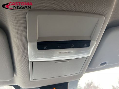 Used 2024 Nissan Rogue S image 40