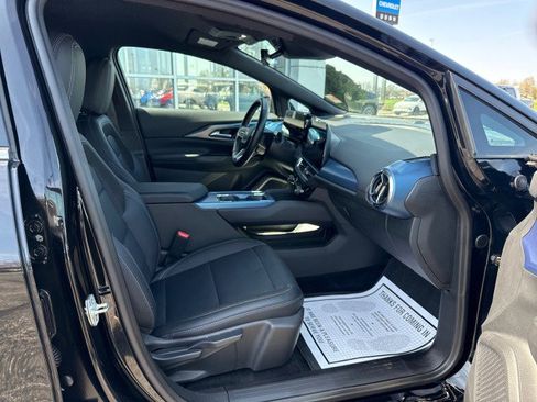 Used 2025 Chevrolet Equinox EV LT w/ Convenience Package image 29