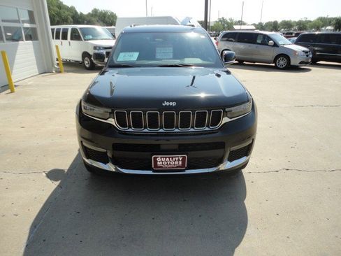 Used 2024 Jeep Grand Cherokee L Limited image 23