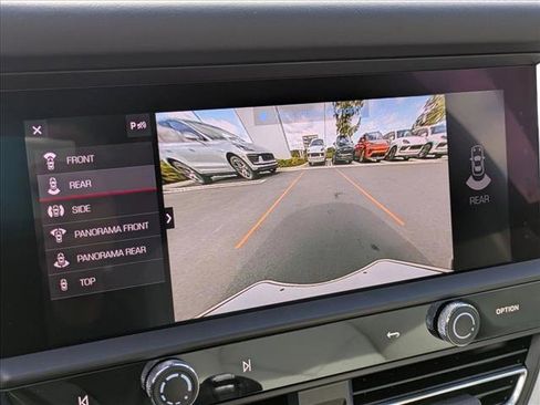 Used 2025 Porsche Macan image 19