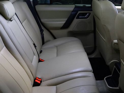 Used 2013 Land Rover LR2 HSE AWD/4WD image 25