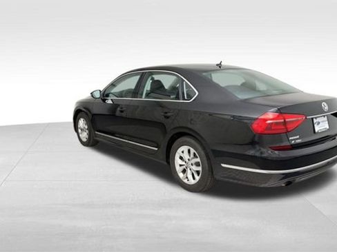 Used 2016 Volkswagen Passat 1.8T S image 4
