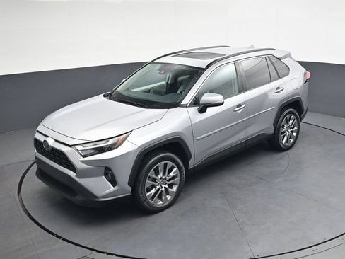Used 2022 Toyota RAV4 XLE Premium FWD image 28