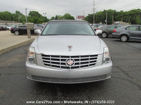Used 2010 Cadillac DTS Luxury image 2