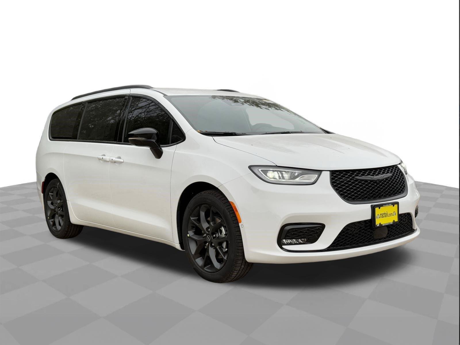 New 2026 Chrysler Pacifica Select w/ S Appearance Package FWD image 3