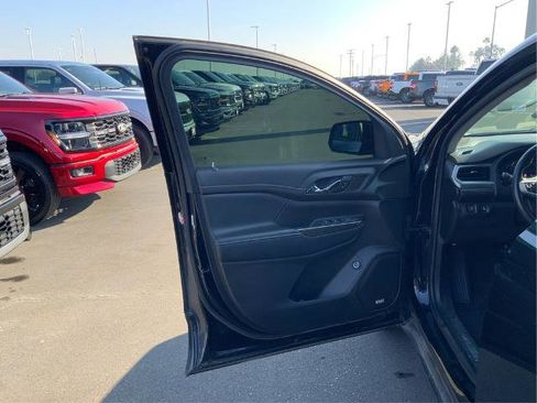 Used 2020 GMC Acadia SLT image 21