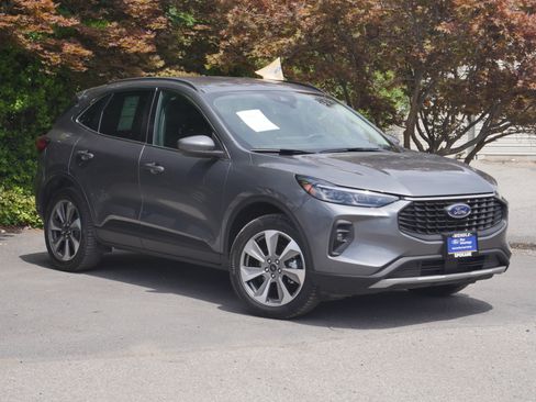Certified 2025 Ford Escape Platinum AWD/4WD image 27