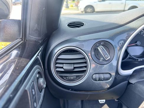 Used 2013 Volkswagen Beetle 2.0T image 12