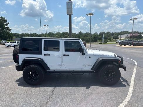 Used 2014 Jeep Wrangler Unlimited Rubicon w/ Connectivity Group AWD/4WD image 2