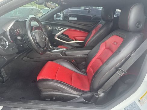 Used 2022 Chevrolet Camaro SS RWD image 9