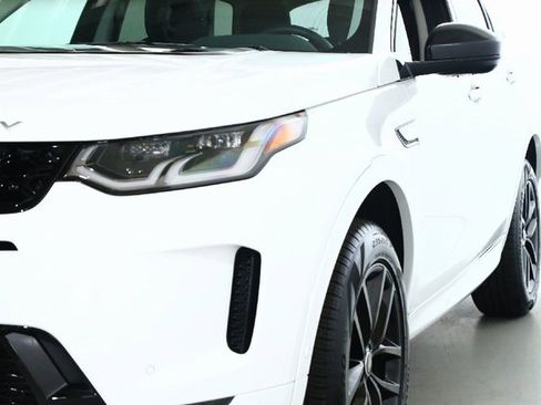 Used 2025 Land Rover Discovery Sport S image 14