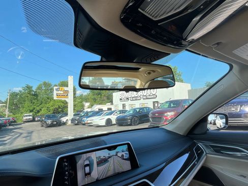 Used 2017 BMW 740i xDrive 740i xDrive Sedan 4D image 19