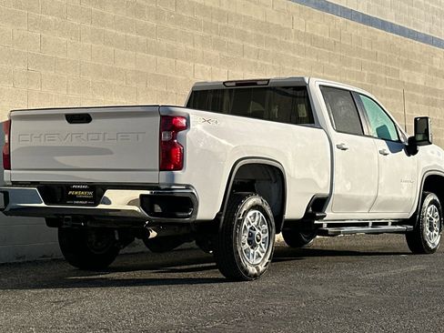 Used 2024 Chevrolet Silverado 2500 LT image 4