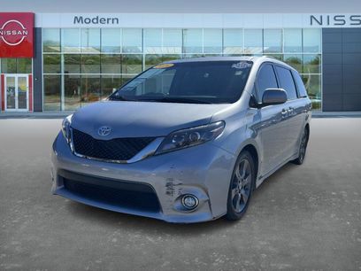 Used 2016 Toyota Sienna SE Premium