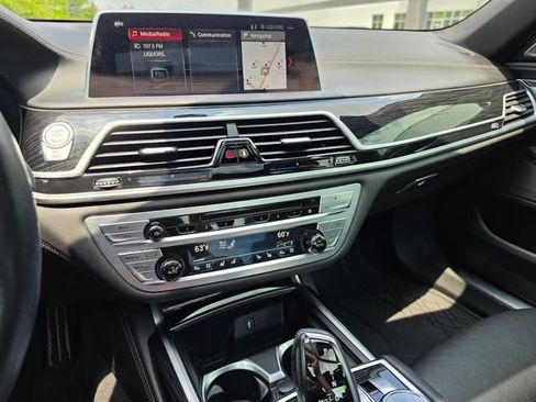 Used 2019 BMW 750i xDrive w/ Executive Package AWD/4WD image 56