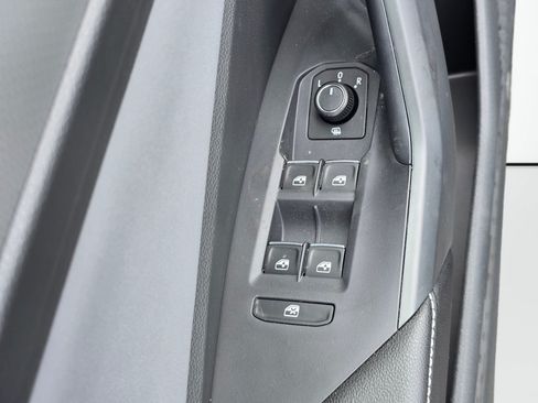 New 2026 Volkswagen Jetta SE FWD image 21
