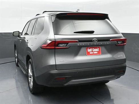 Certified 2025 Toyota Grand Highlander AWD image 4