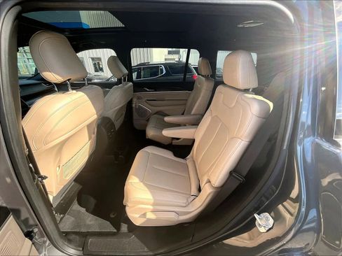 Used 2023 Jeep Grand Cherokee L Limited w/ Trailer Tow Group (B) image 15