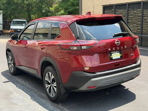 Used 2022 Nissan Rogue SV FWD image 9